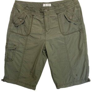 New Looking Army Green Cargo Shorts 12